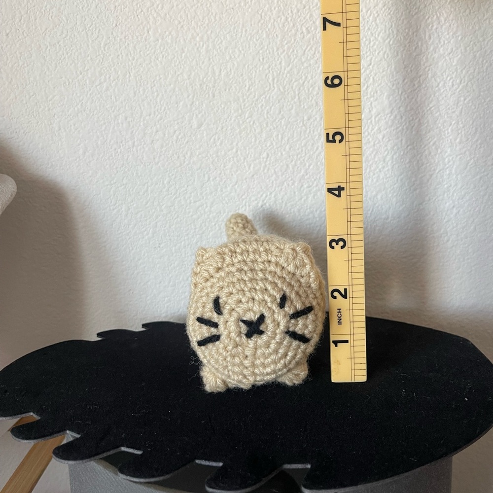 Handmade Crochet Cat - Picture 4 of 13